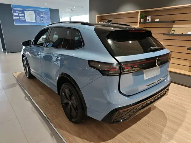 Volkswagen Tiguan L — Фото автомобиля 4