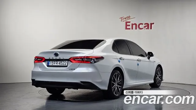 Toyota Camry — Фото автомобиля 2