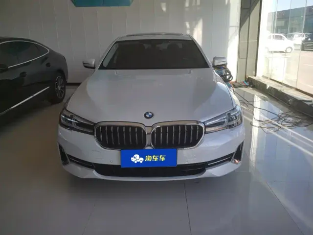 BMW 5 Series — Фото автомобиля 2