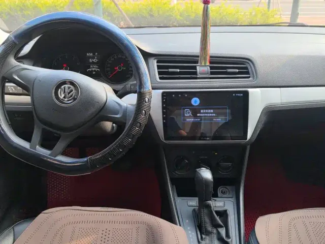 Volkswagen Lavida — Фото автомобиля 12