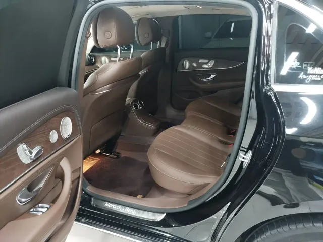 Mercedes-Benz E-Class — Фото автомобиля 5