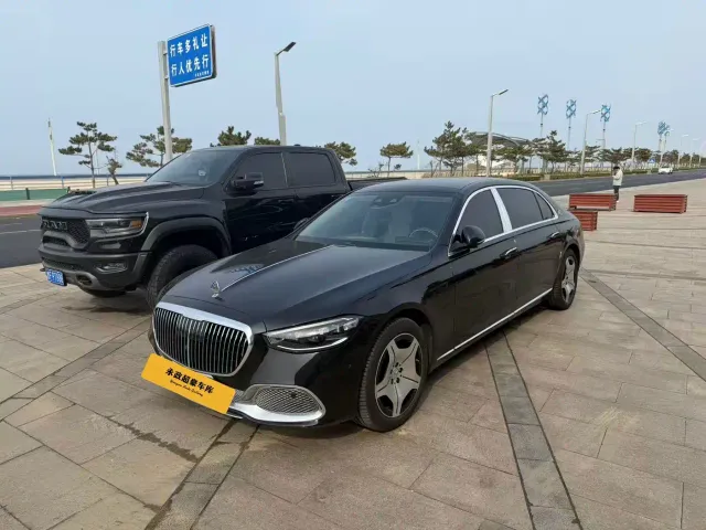 Фотография автомобиля — Mercedes-Benz Maybach S-Class