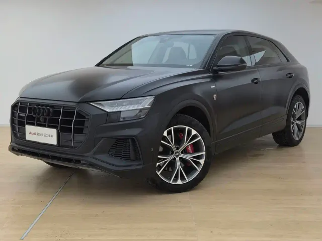 Фотография автомобиля — Audi Q8