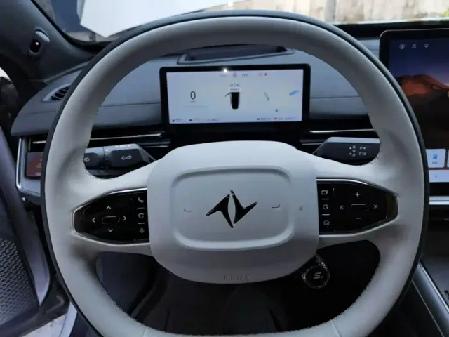 Dongfeng eπ 007 — Фото автомобиля 10