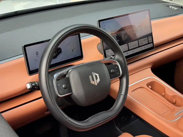 Leapmotor C10 — Фото автомобиля 16