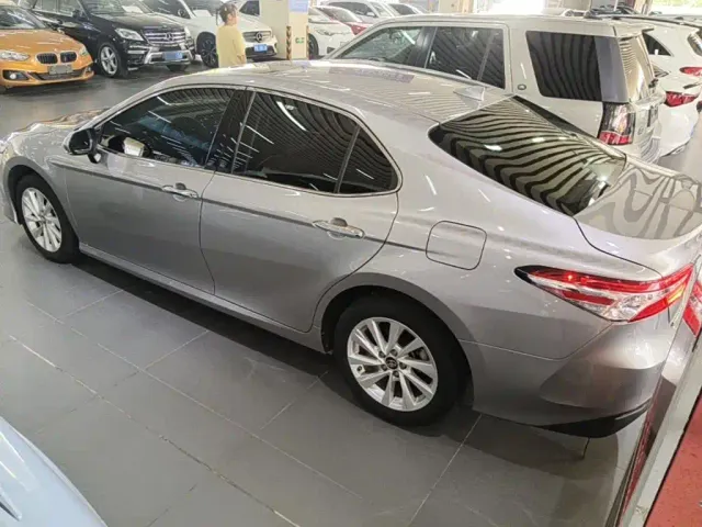 Toyota Camry — Фото автомобиля 4