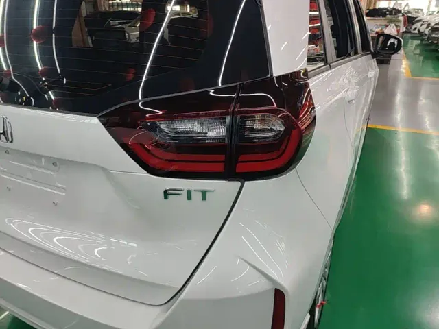 Honda Fit — Фото автомобиля 7