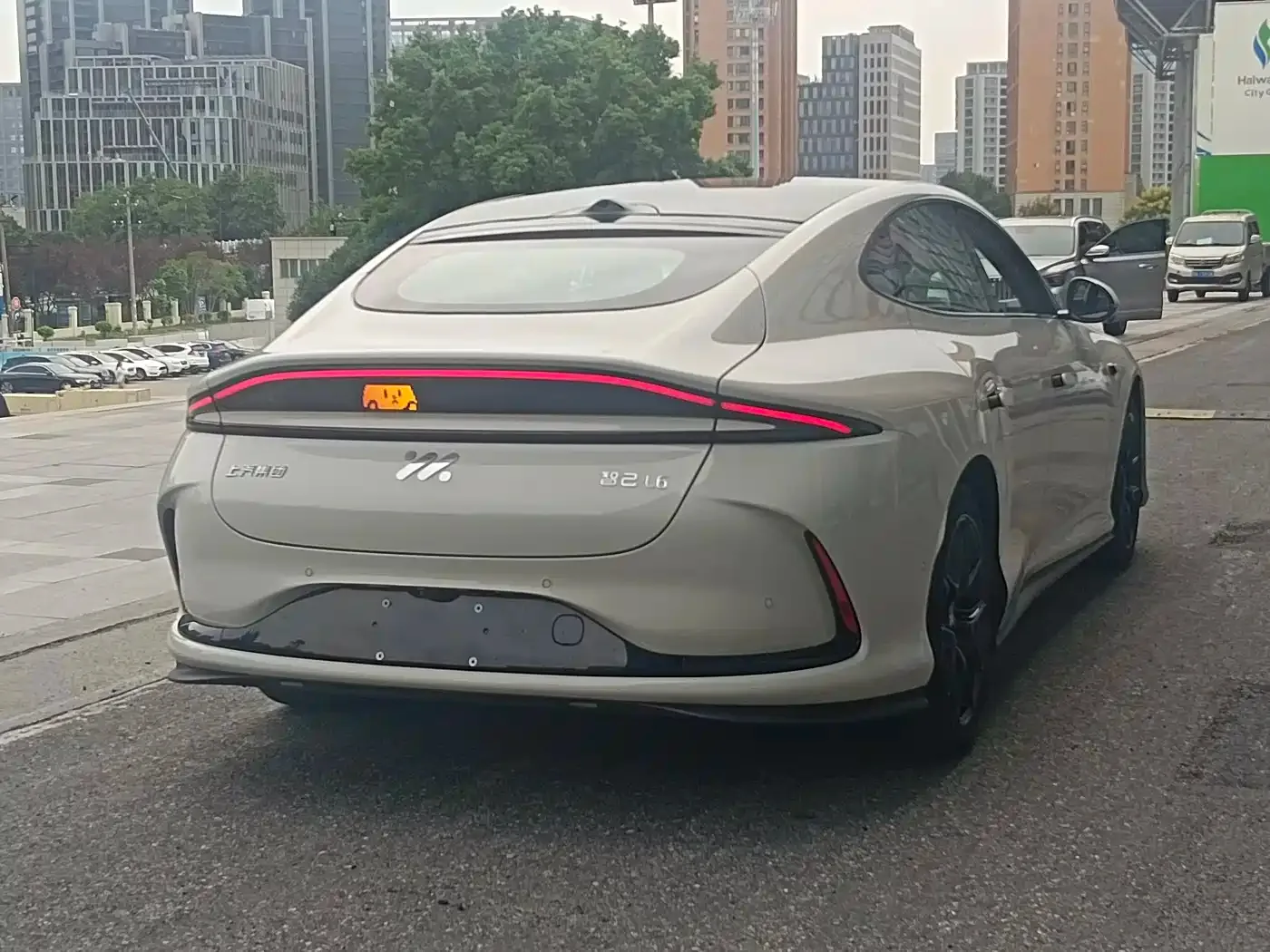 IM Motors IM L6 2025 Max — Фото автомобиля 8