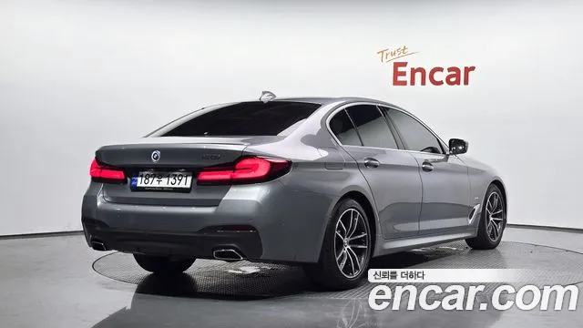 BMW 5-Series — Фото автомобиля 2