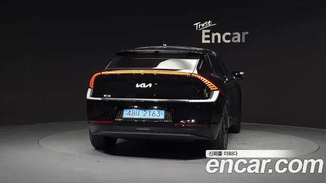 Kia EV6 — Фото автомобиля 4