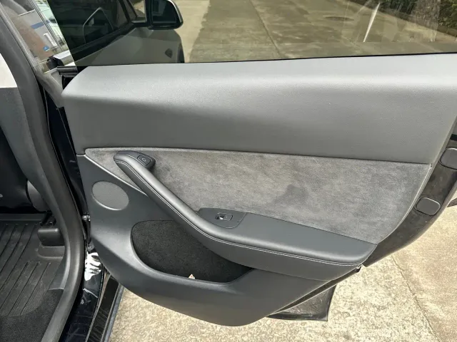 Tesla Model Y — Фото автомобиля 8