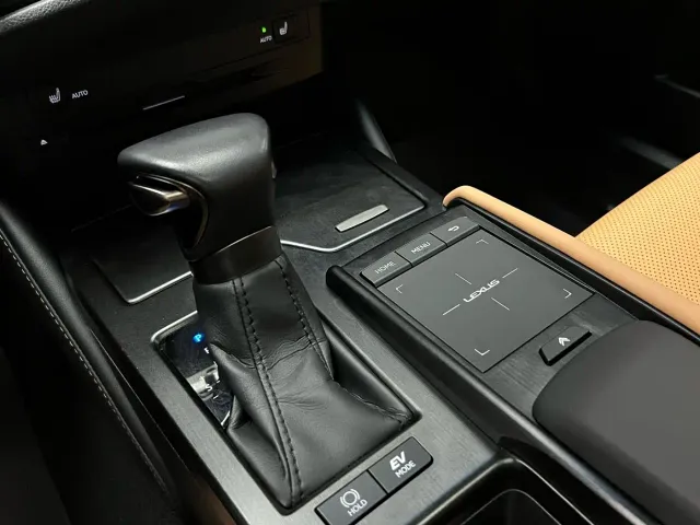 Lexus ES — Фото автомобиля 15