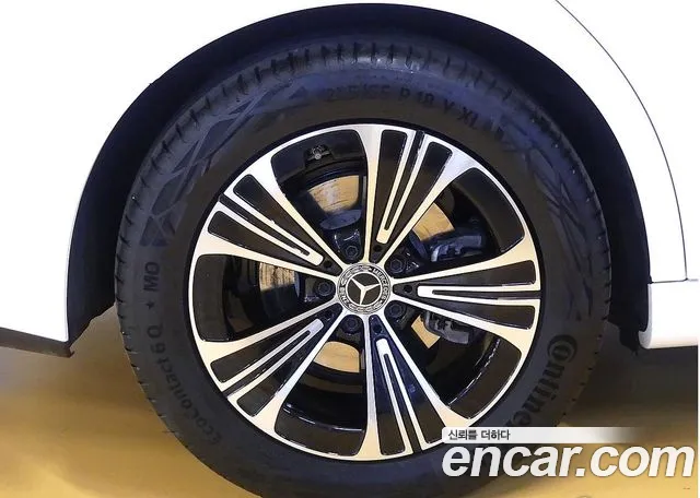 Mercedes-Benz E-Class — Фото автомобиля 5