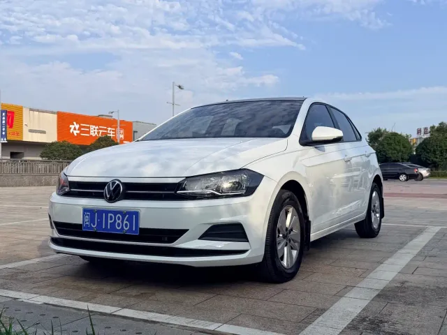 Фотография автомобиля — Volkswagen Polo