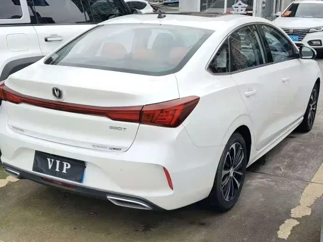 Changan Eado — Фото автомобиля 11