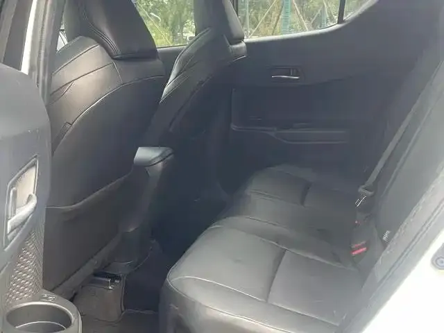 Toyota C-HR — Фото автомобиля 6