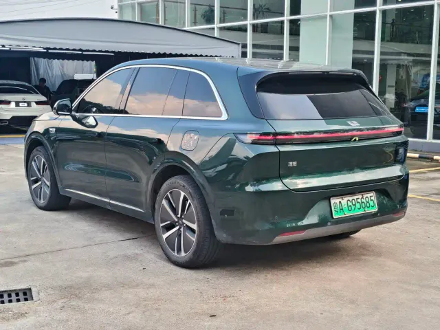 Li Auto L6 — Фото автомобиля 12