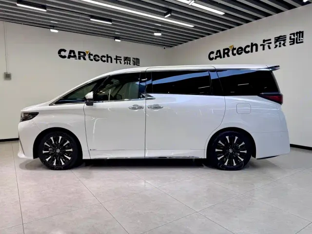 Toyota Alphard — Фото автомобиля 27