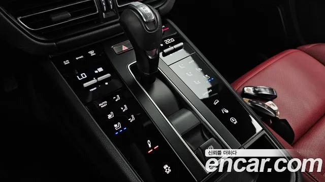 Porsche Macan — Фото автомобиля 9