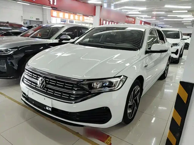 Фотография автомобиля — Volkswagen Sagitar