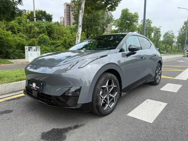 Фотография автомобиля — Lynk & Co Z20