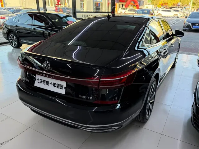 Volkswagen Passat — Фото автомобиля 13