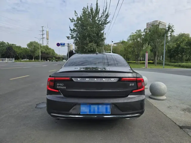 Volvo S90 — Фото автомобиля 5