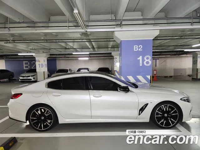 BMW 8-Series — Фото автомобиля 4
