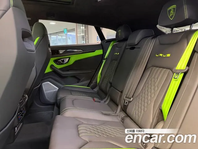 Lamborghini Urus — Фото автомобиля 8
