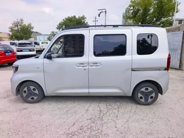 Wuling Zhiguang NEV — Фото автомобиля 4