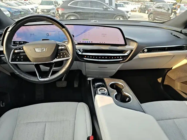 Cadillac Lyriq — Фото автомобиля 9