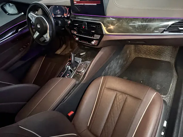 BMW 5 Series — Фото автомобиля 11