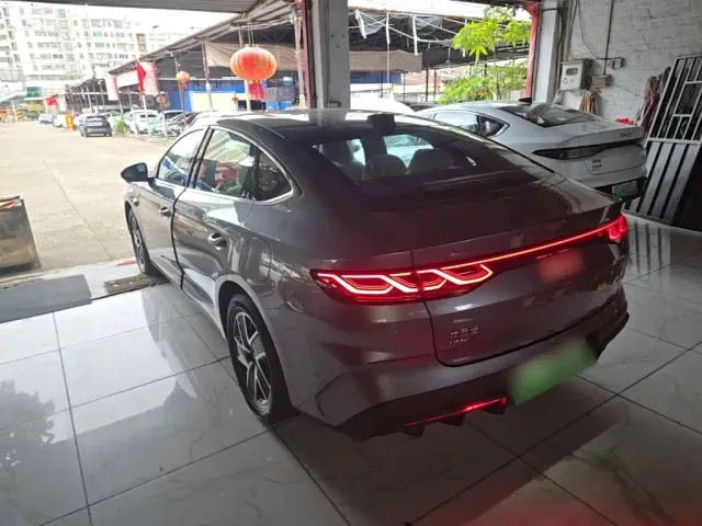BYD Qin L — Фото автомобиля 4