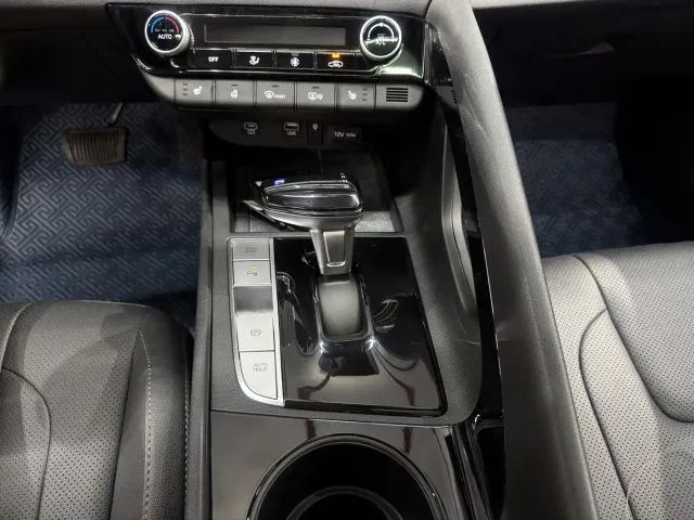 Hyundai Elantra — Фото автомобиля 16