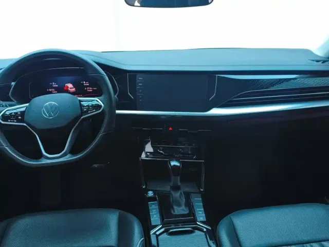 Volkswagen Passat — Фото автомобиля 12