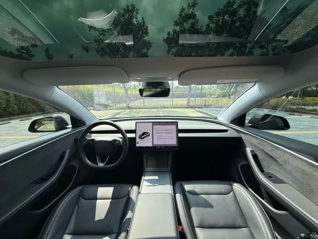 Tesla Model 3 — Фото автомобиля 7