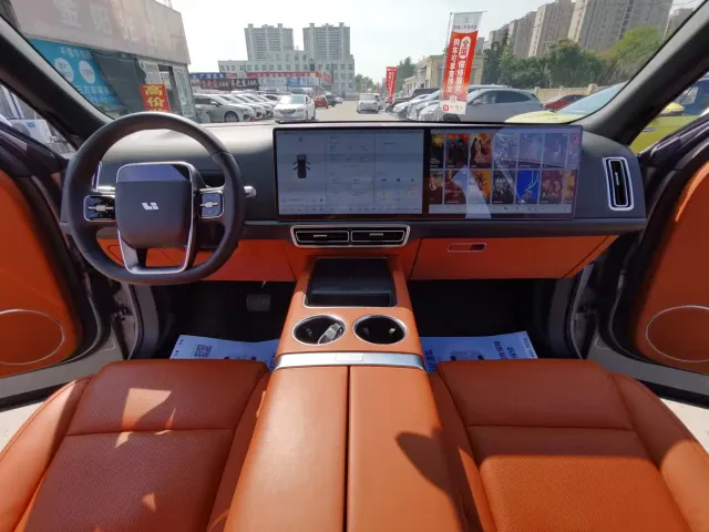 Li Auto L9 — Фото автомобиля 10