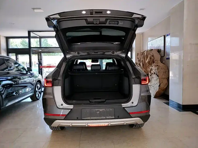 BYD Song PLUS — Фото автомобиля 18