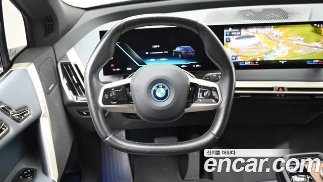 BMW iX — Фото автомобиля 13