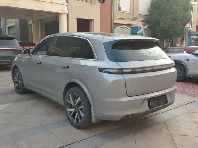 Li Auto L7 — Фото автомобиля 4