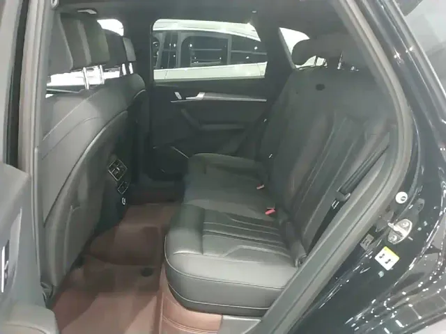 Audi Q5L — Фото автомобиля 16