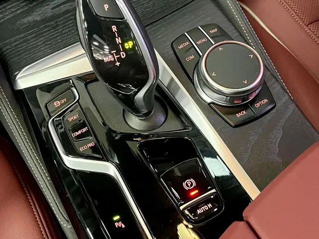 BMW 5 Series — Фото автомобиля 8