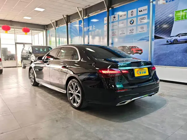 Mercedes-Benz E-Class — Фото автомобиля 7