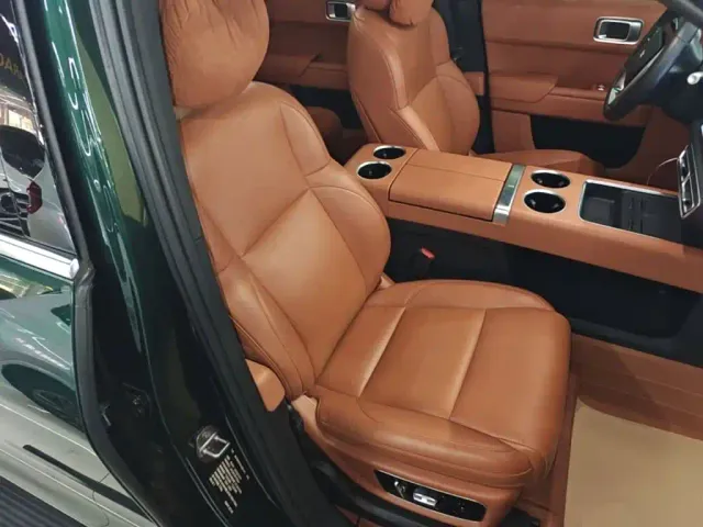 Li Auto L9 — Фото автомобиля 24