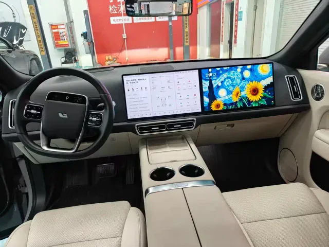 Li Auto L9 — Фото автомобиля 8