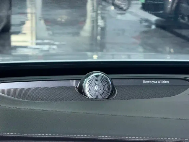 Volvo XC90 — Фото автомобиля 16