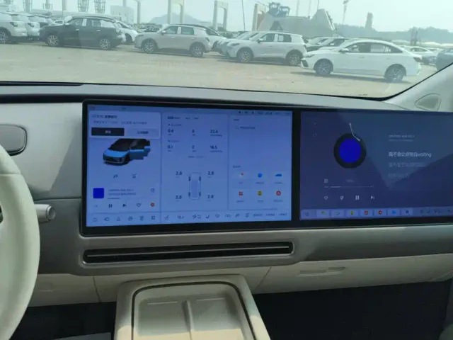 Li Auto i8 — Фото автомобиля 13