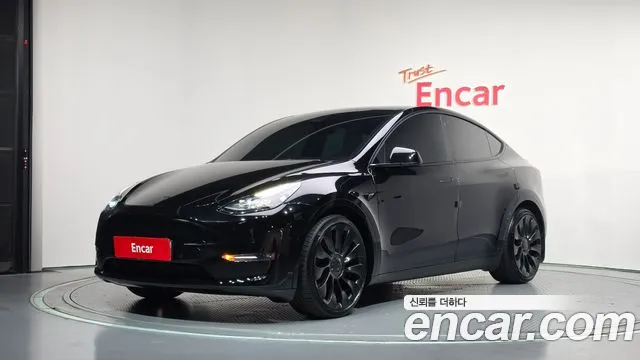 Фотография автомобиля — Tesla Model Y