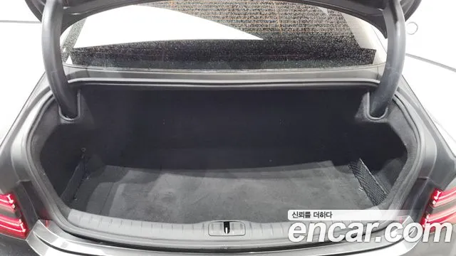 Genesis G80 Electrified G80 (RG3) — Фото автомобиля 17