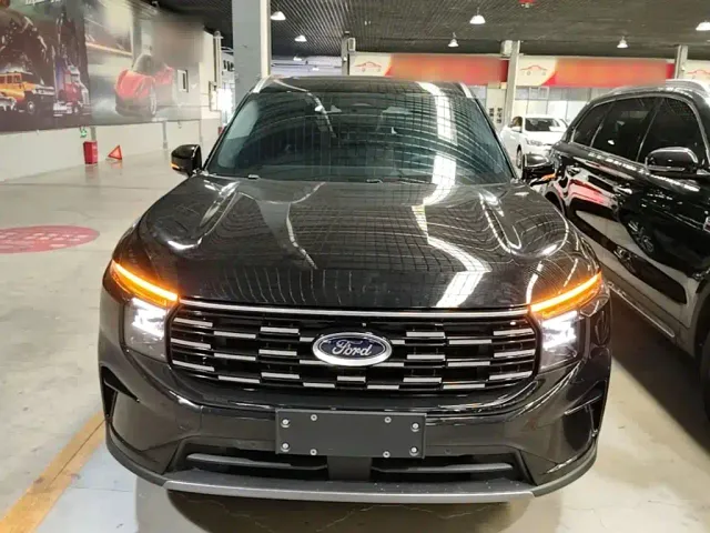 Ford Edge — Фото автомобиля 2